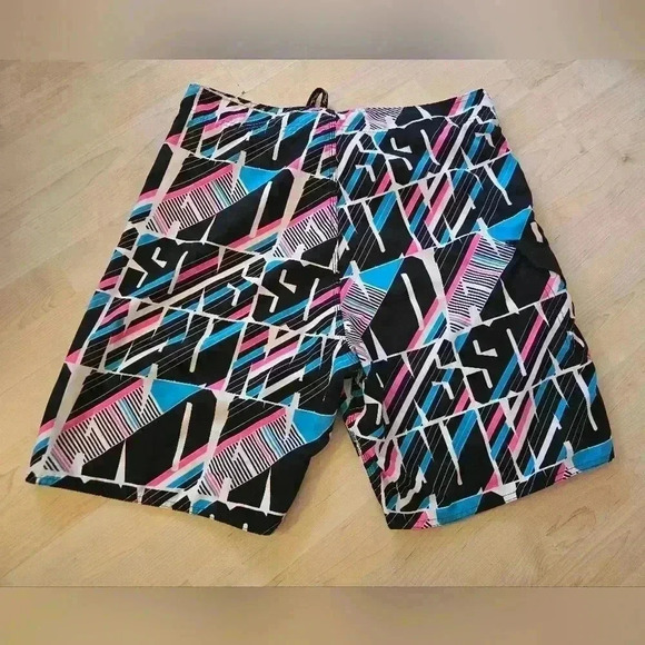 Maui and sons board shorts size 36 - Picture 5 of 8